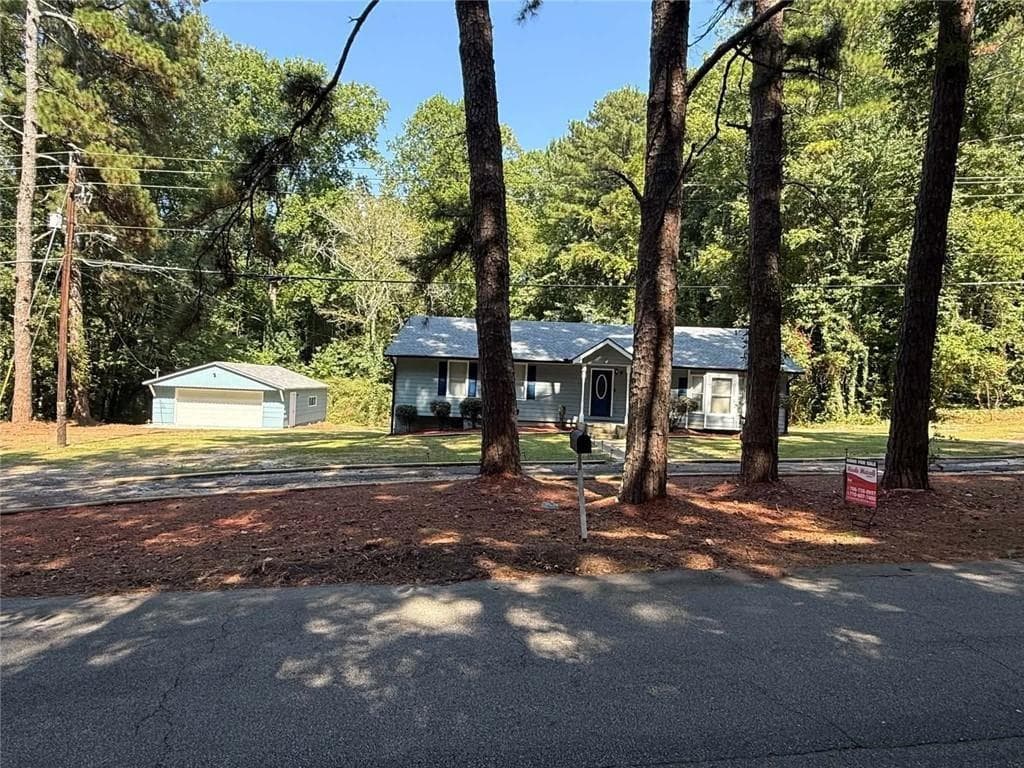 3 bedroom, 2 bathroom, 1,608 sq ft single family residence for sale at 200 Gordon Circle, Mableton, GA 30126 — photo 7