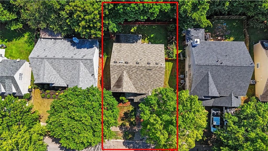5 bedroom, 3 bathroom, 2,700 sq ft single family residence for sale at 6699 Island Pointe Drive, Buford, GA 30518 — photo 9