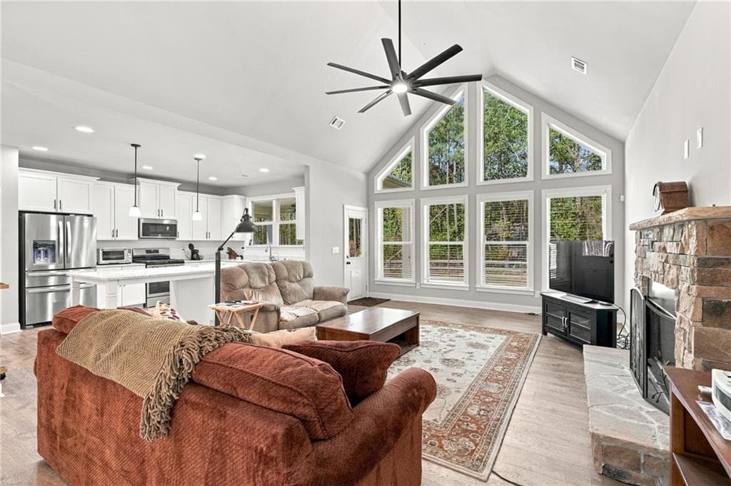 4 bedroom, 3 bathroom, 2,417 sq ft single family residence for sale at 10 Stratford Way, Kingston, GA 30145 — photo 10