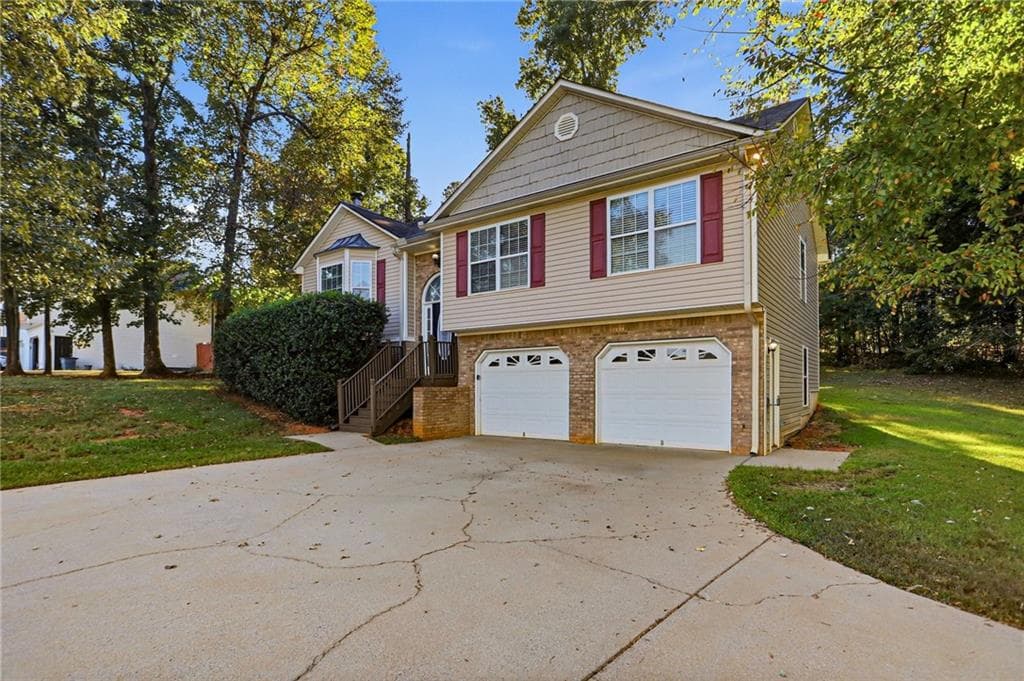 3 bedroom, 2 bathroom, 1,475 sq ft single family residence for sale at 22 Carriage Lane, Cartersville, GA 30120 — photo 2
