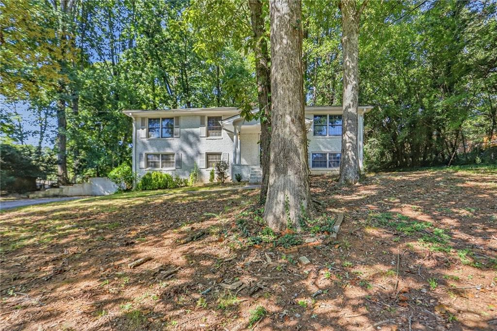 4 bedroom, 3 bathroom, 2,152 sq ft single family residence for sale at 6489 Lynndale, Morrow, GA 30260 — photo 2