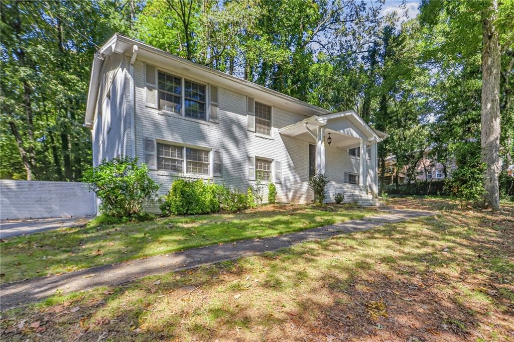 4 bedroom, 3 bathroom, 2,152 sq ft single family residence for sale at 6489 Lynndale, Morrow, GA 30260 — photo 4