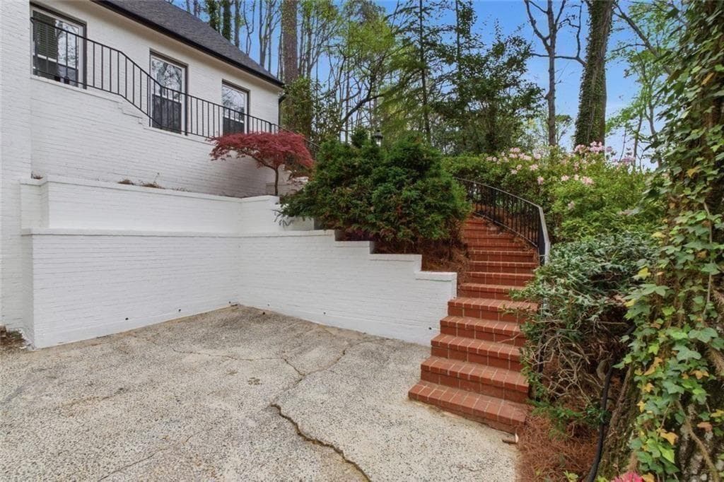 other for sale at 7170 Riverside Drive, Atlanta, GA 30328 — photo 4