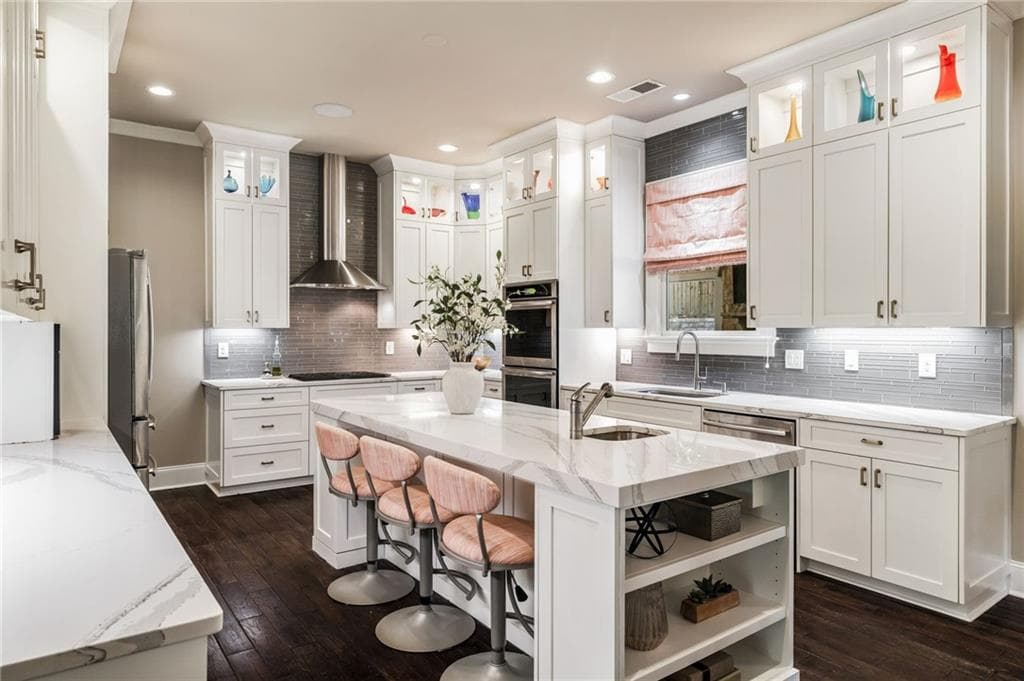 6 bedroom, 7 bathroom, 6,049 sq ft single family residence for sale at 2872 Parkridge Drive, Atlanta, GA 30319 — photo 5
