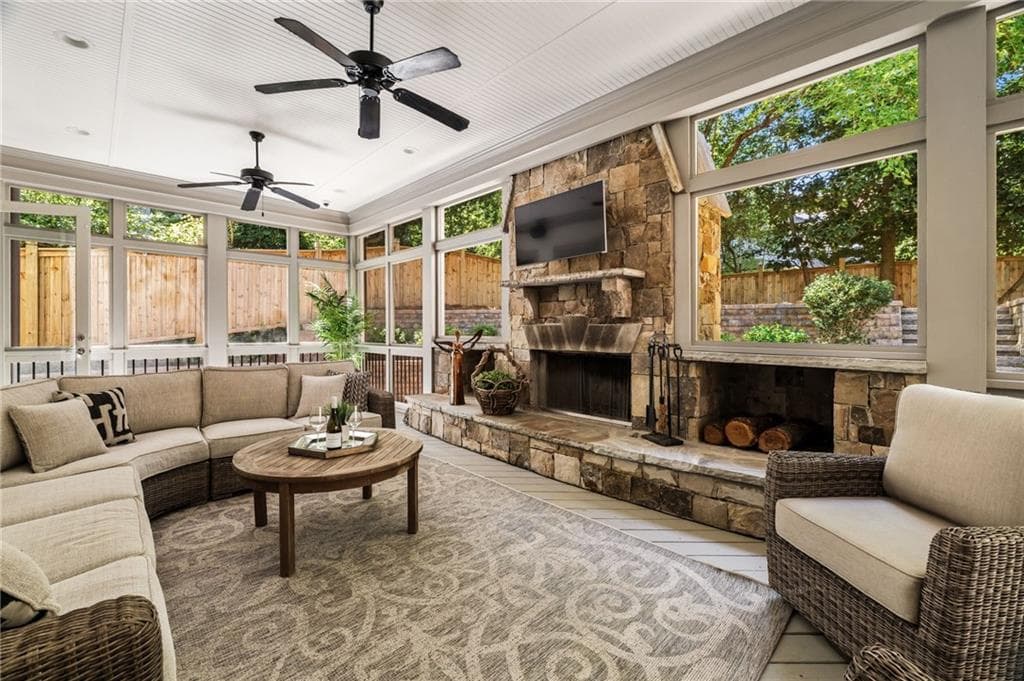 6 bedroom, 7 bathroom, 6,049 sq ft single family residence for sale at 2872 Parkridge Drive, Atlanta, GA 30319 — photo 7