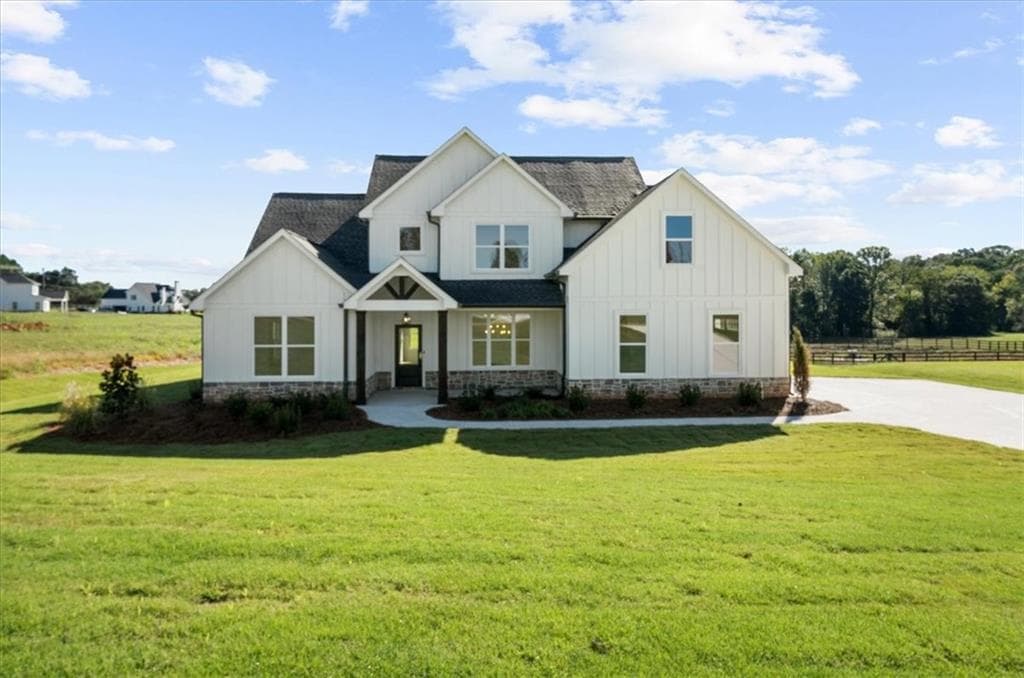 4 bedroom, 3 bathroom, 2,860 sq ft single family residence for sale at 5335 Noah Road, Cumming, GA 30041 — photo 2