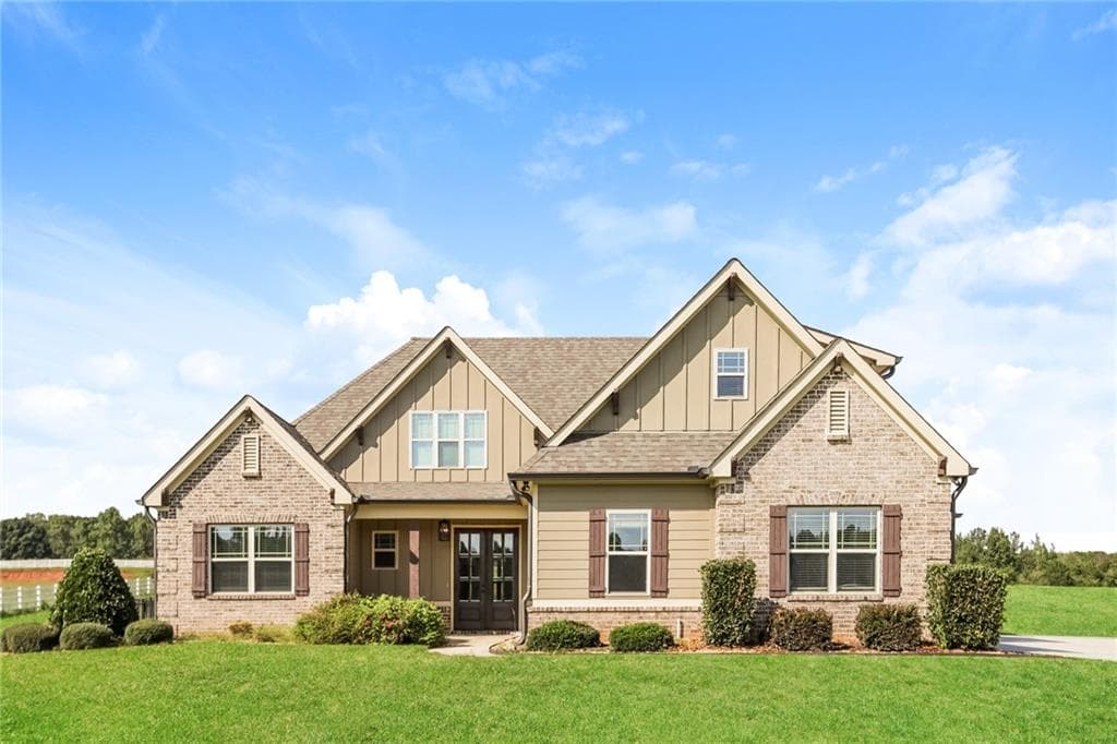 5 bedroom, 4 bathroom, 2,780 sq ft single family residence for sale at 71 Derby Drive, Forsyth, GA 31029