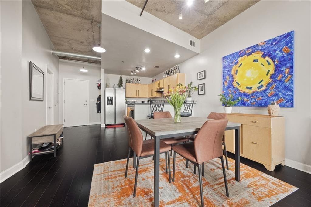 1 bedroom, 1 bathroom, 889 sq ft condominium for sale at 115 W Peachtree Place 509, Atlanta, GA 30313 — photo 3