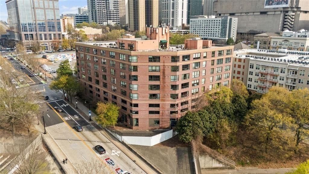 1 bedroom, 1 bathroom, 889 sq ft condominium for sale at 115 W Peachtree Place 509, Atlanta, GA 30313 — photo 7