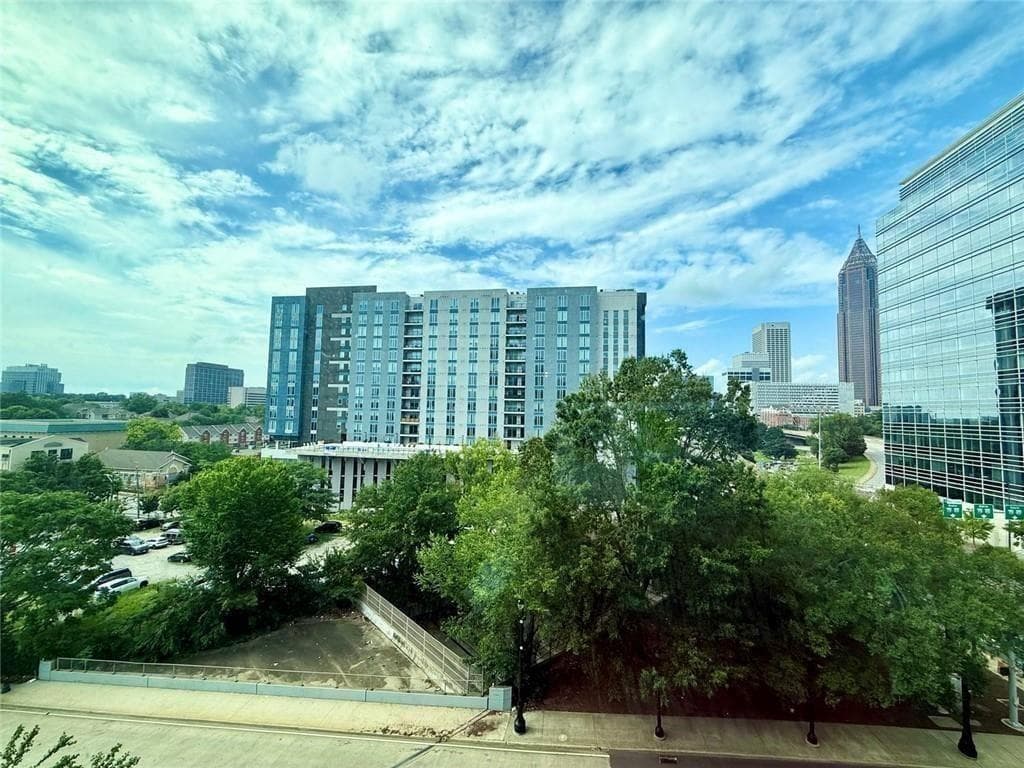 1 bedroom, 1 bathroom, 889 sq ft condominium for sale at 115 W Peachtree Place 509, Atlanta, GA 30313 — photo 9