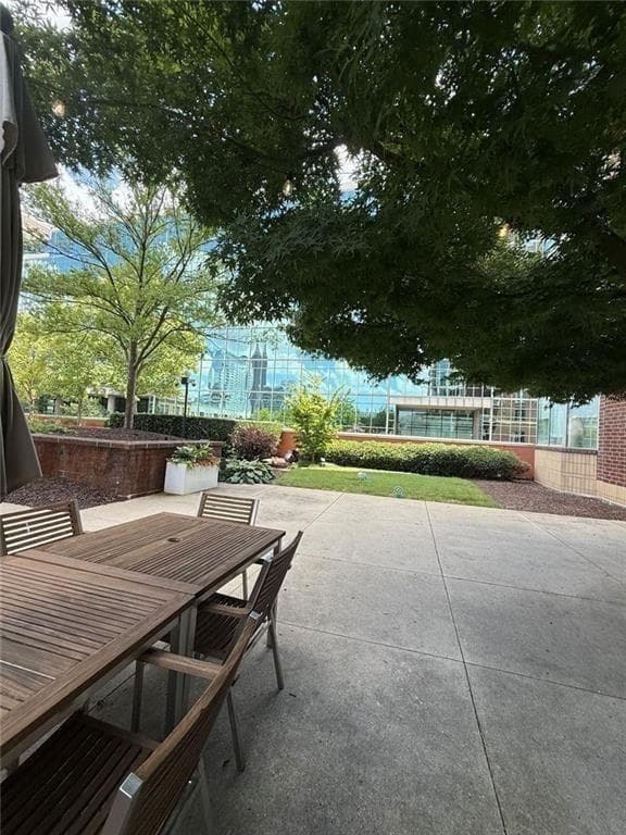 1 bedroom, 1 bathroom, 864 sq ft condominium for sale at 285 Centennial Olympic Park Drive 903, Atlanta, GA 30313 — photo 7