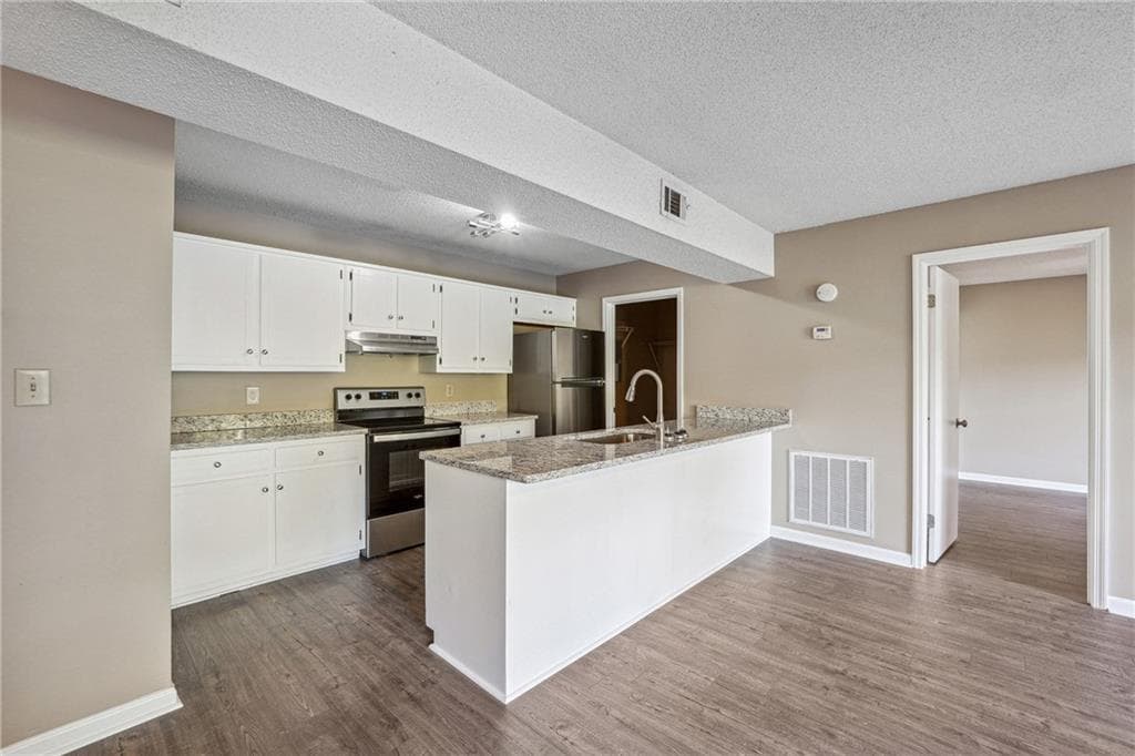 2 bedroom, 2 bathroom, 1,056 sq ft duplex for rent at 3970 Darryl Lane 3970, Gainesville, GA 30506 for $1,650 a month — photo 7