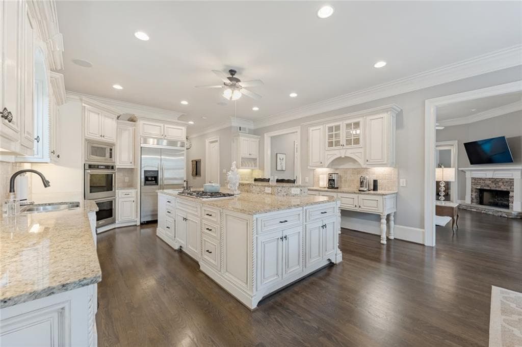 6 bedroom, 6 bathroom, 7,302 sq ft single family residence for sale at 2645 Shumard Oak Drive, Braselton, GA 30517 — photo 3