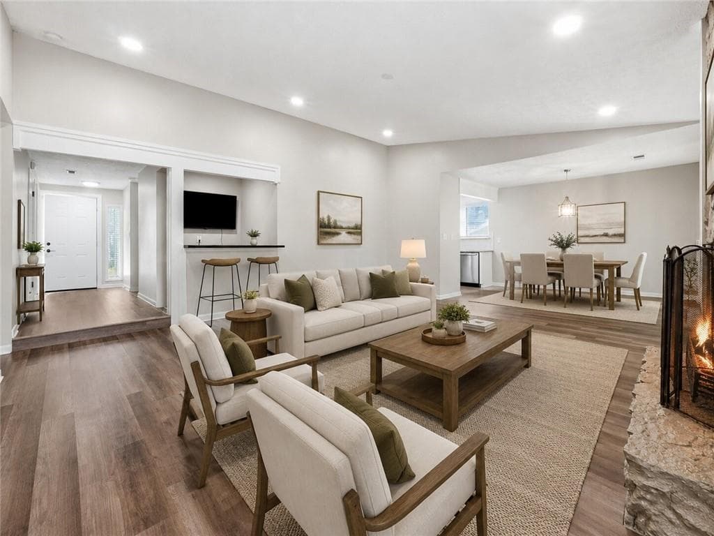 4 bedroom, 2 bathroom, 1,780 sq ft single family residence for sale at 8413 Glenwoods Terrace, Riverdale, GA 30274 — photo 2