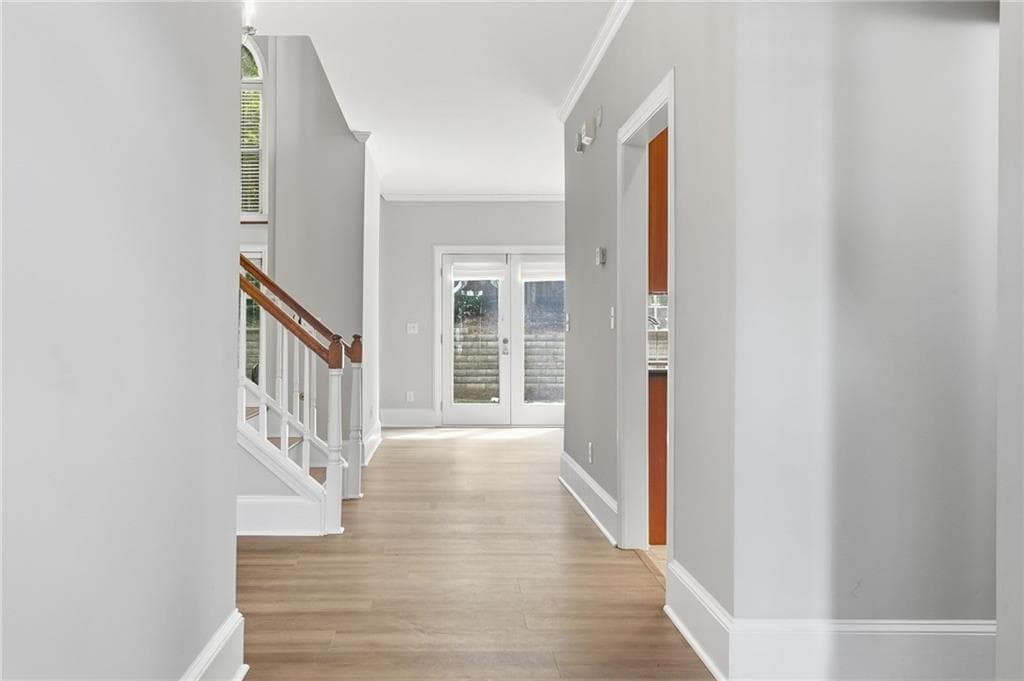 3 bedroom, 3 bathroom, 2,622 sq ft single family residence for sale at 1983 Wellesley Trace, Dunwoody, GA 30338 — photo 5