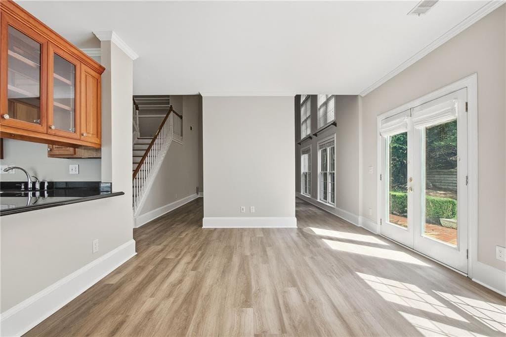 3 bedroom, 3 bathroom, 2,622 sq ft single family residence for sale at 1983 Wellesley Trace, Dunwoody, GA 30338 — photo 9