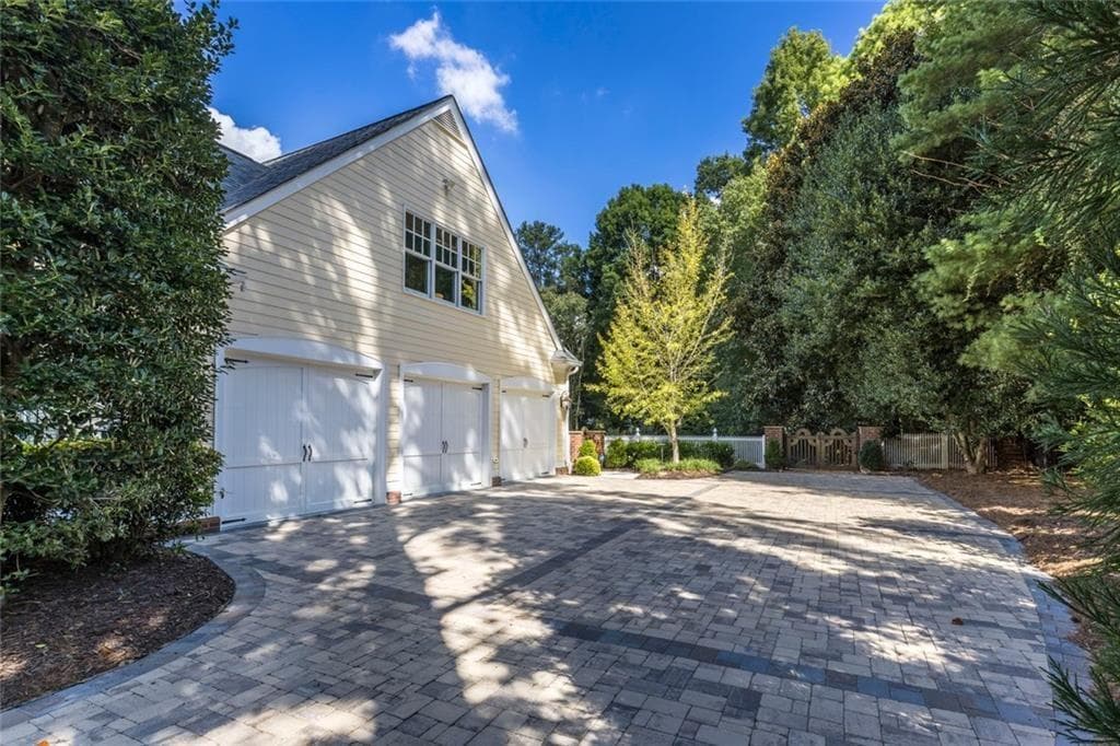 6 bedroom, 6 bathroom, 8,744 sq ft single family residence for sale at 575 Old Cobblestone, Atlanta, GA 30350 — photo 4