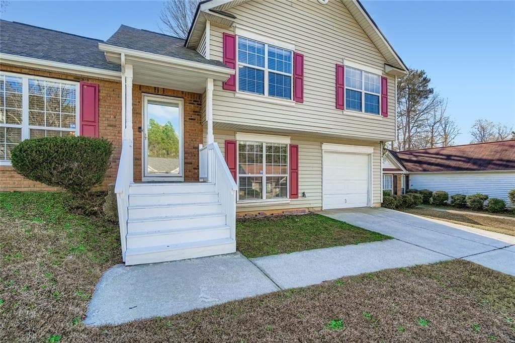 3 bedroom, 2 bathroom, 1,662 sq ft single family residence for sale at 6543 Alford Way, Lithonia, GA 30058 — photo 2