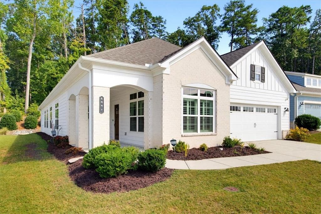 2 bedroom, 2 bathroom, 2,745 sq ft single family residence for sale at 5084 Dillingham Drive, Acworth, GA 30101 — photo 2