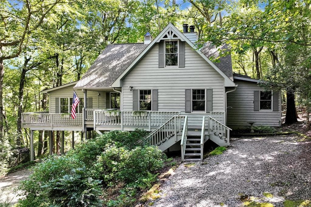 3 bedroom, 4 bathroom, 3,666 sq ft single family residence for sale at 325 Muir Drive, Sautee Nacoochee, GA 30571 — photo 2