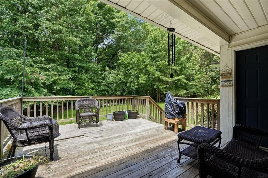 3 bedroom, 2 bathroom, 1,572 sq ft single family residence for sale at 40 Oak Hill Drive, Winder, GA 30680 — photo 5