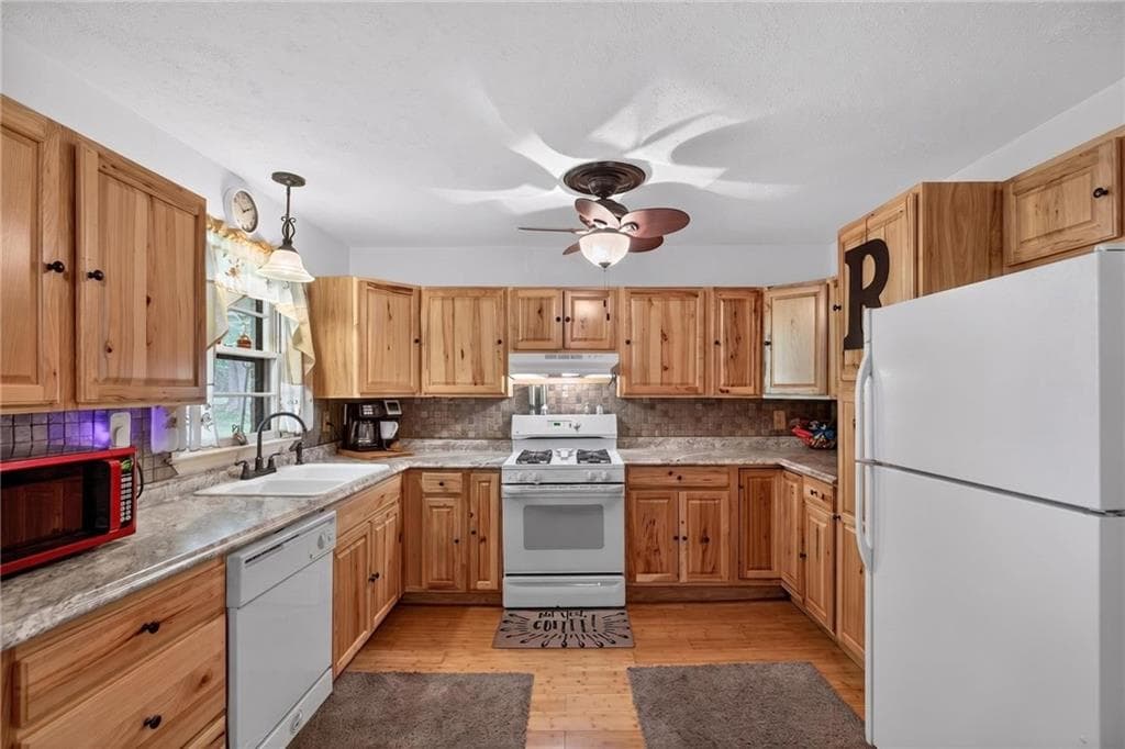 3 bedroom, 2 bathroom, 1,312 sq ft single family residence for sale at 3092 Hicks Road, Marietta, GA 30060 — photo 7
