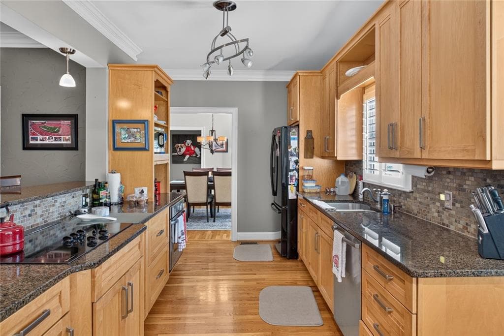 3 bedroom, 4 bathroom, 4,229 sq ft townhouse for sale at 6140 Forest Hills Drive, Peachtree Corners, GA 30092 — photo 10