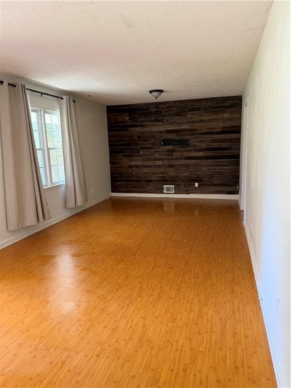 3 bedroom, 2 bathroom, 1,486 sq ft single family residence for rent at 4471 Parkview Drive, Lithia Springs, GA 30122 for $1,850 a month — photo 5