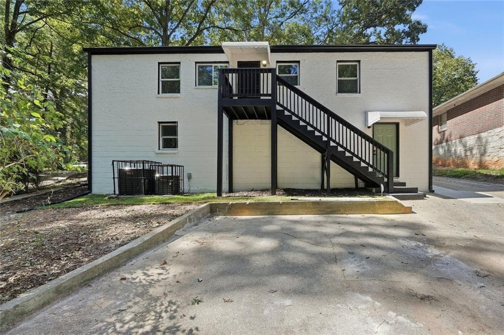 3 bedroom, 1 bathroom, 3,000 sq ft other for rent at 1242 Centra Villa Drive Basement, Atlanta, GA 30311 for $1,500 a month