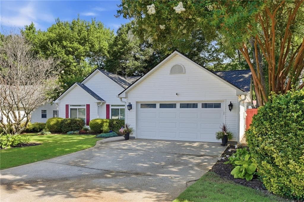 3 bedroom, 2 bathroom, 1,449 sq ft single family residence for sale at 584 Fernstone Trail, Lawrenceville, GA 30046 — photo 3