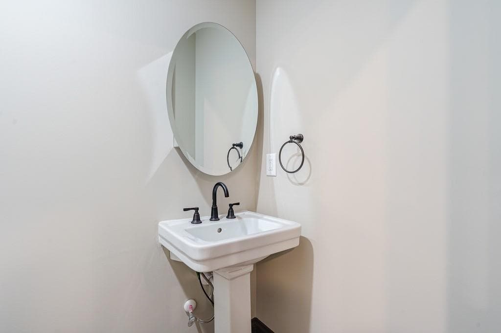 3 bedroom, 4 bathroom, 1,235 sq ft condominium for sale at 34 Depot Unit 21 Street, Hartwell, GA 30643 — photo 6