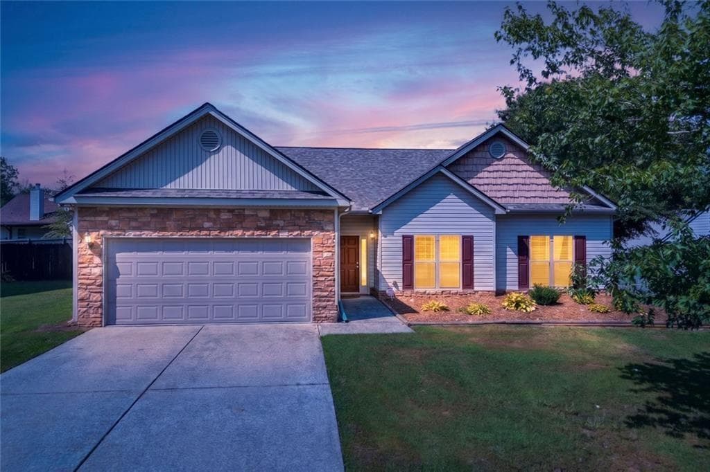 3 bedroom, 2 bathroom, 1,786 sq ft single family residence for sale at 1412 Silvergate Way, Winder, GA 30680 — photo 2