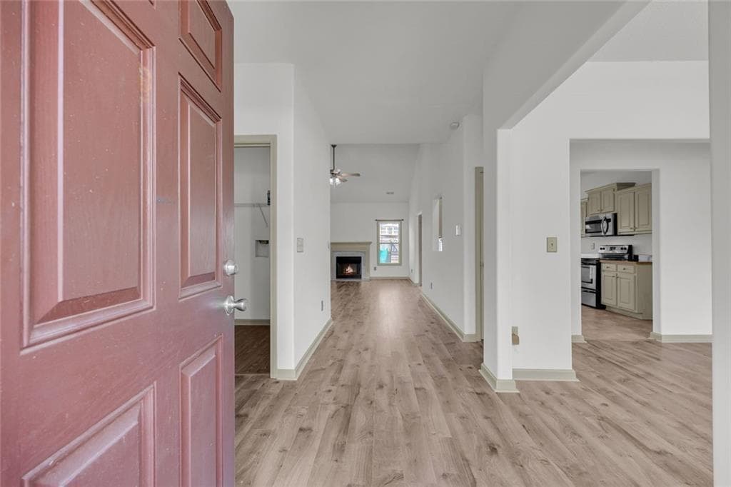 3 bedroom, 2 bathroom, 1,786 sq ft single family residence for sale at 1412 Silvergate Way, Winder, GA 30680 — photo 5
