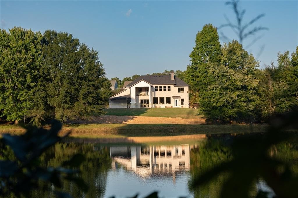 5 bedroom, 7 bathroom, 4,816 sq ft single family residence for sale at 2182 Prospect Road, Lawrenceville, GA 30043 — photo 4