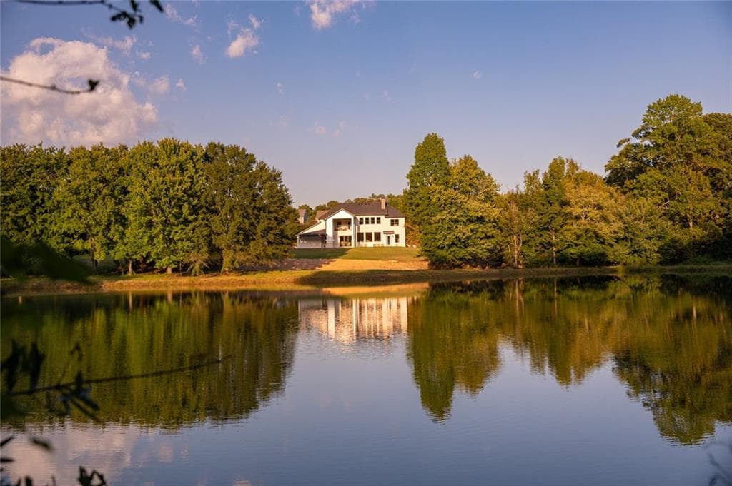 5 bedroom, 7 bathroom, 4,816 sq ft single family residence for sale at 2182 Prospect Road, Lawrenceville, GA 30043 — photo 5