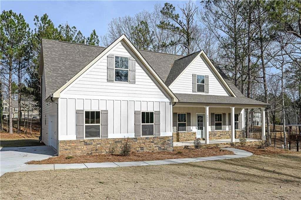4 bedroom, 3 bathroom, 2,182 sq ft single family residence for sale at 6095 Crowley Drive, Douglasville, GA 30135 — photo 2