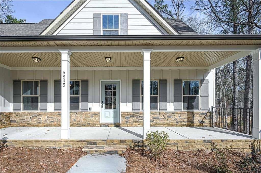 4 bedroom, 3 bathroom, 2,182 sq ft single family residence for sale at 6095 Crowley Drive, Douglasville, GA 30135 — photo 4