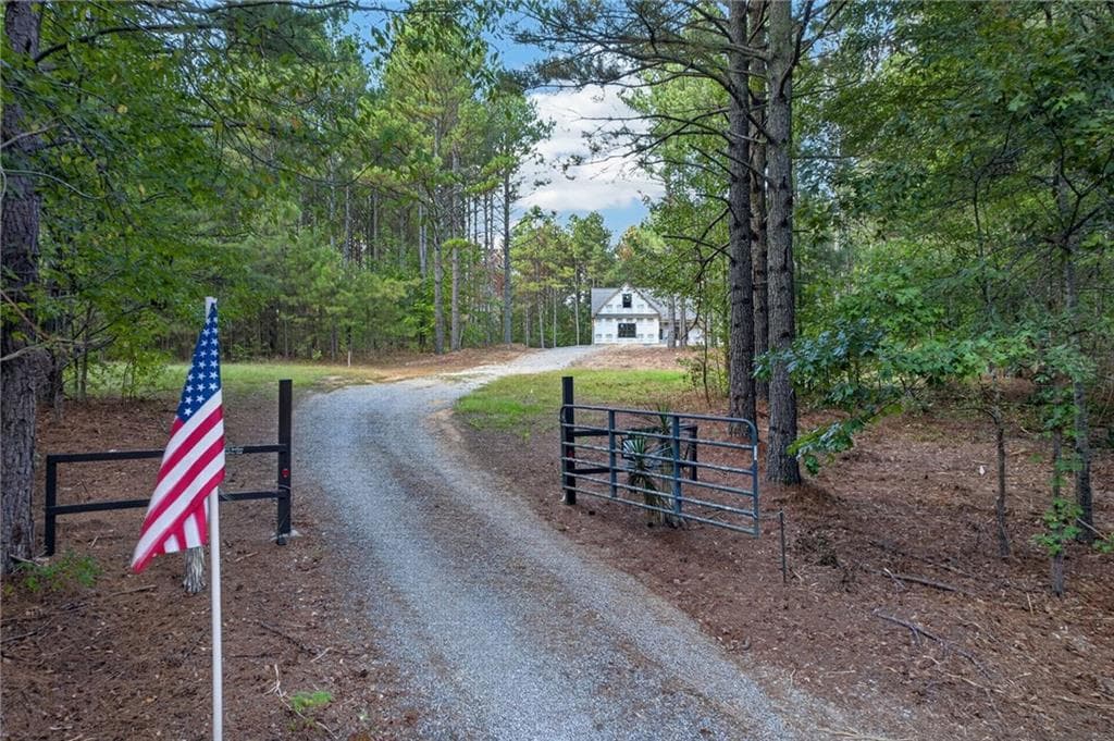 4 bedroom, 2 bathroom, 1,733 sq ft single family residence for sale at 410 PLEASANT HILL Road, Rockmart, GA 30153 — photo 2