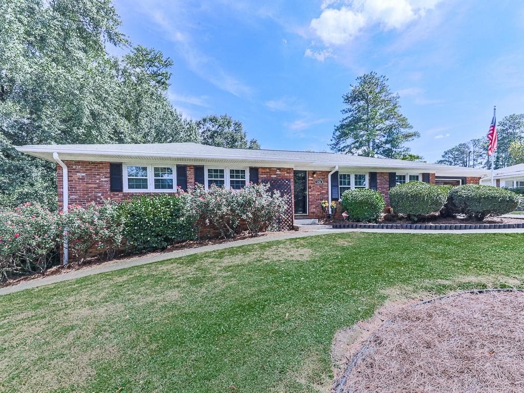 4 bedroom, 3 bathroom, 1,829 sq ft single family residence for sale at 2104 Cason Drive, Marietta, GA 30066 — photo 2
