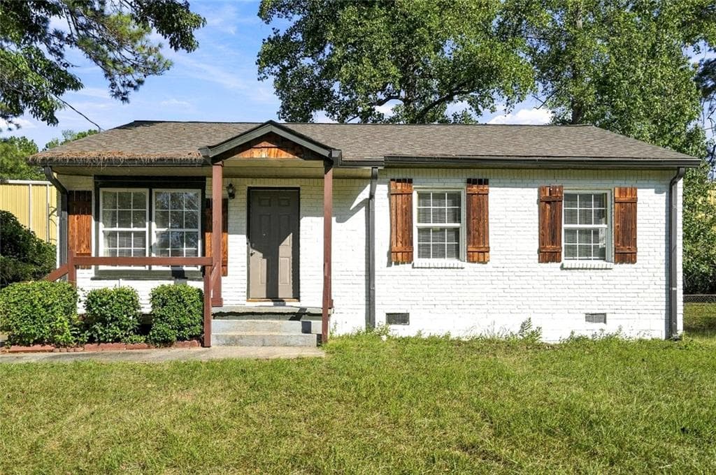 3 bedroom, 2 bathroom, 1,054 sq ft single family residence for sale at 8570 Kennesaw Court, Jonesboro, GA 30238