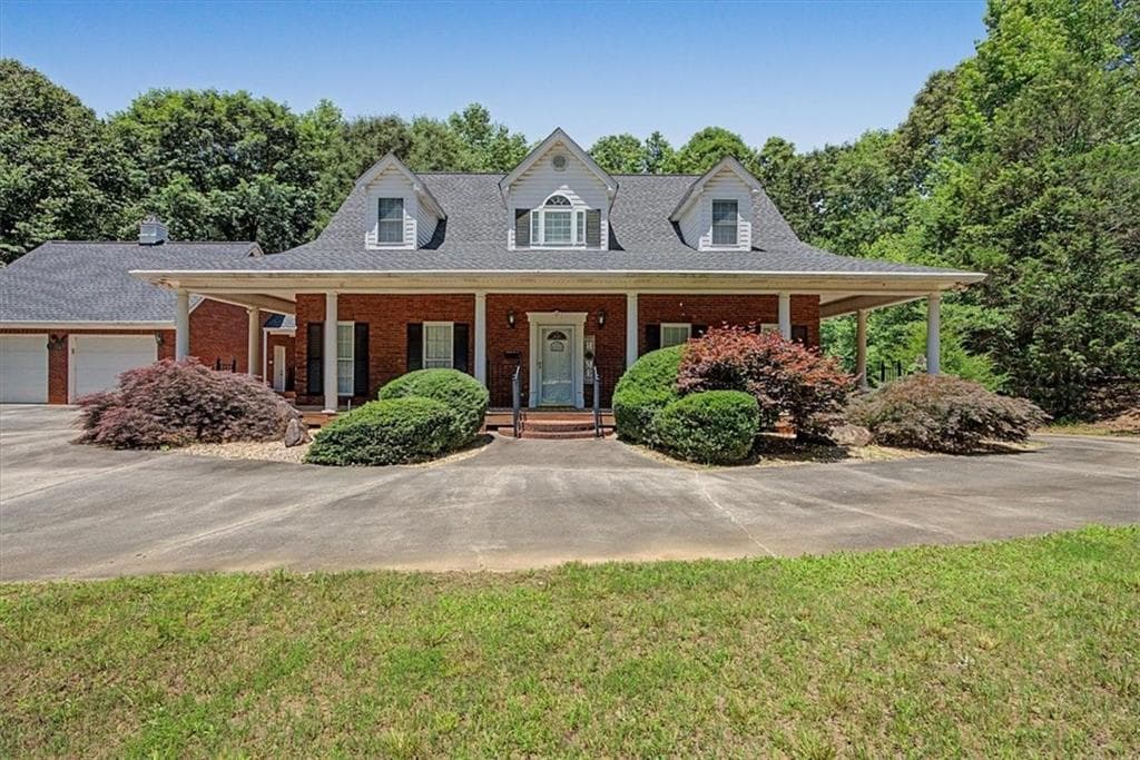 3 bedroom, 4 bathroom, 3,558 sq ft single family residence for sale at 1136 Cole Lake Road, Dallas, GA 30157 — photo 3
