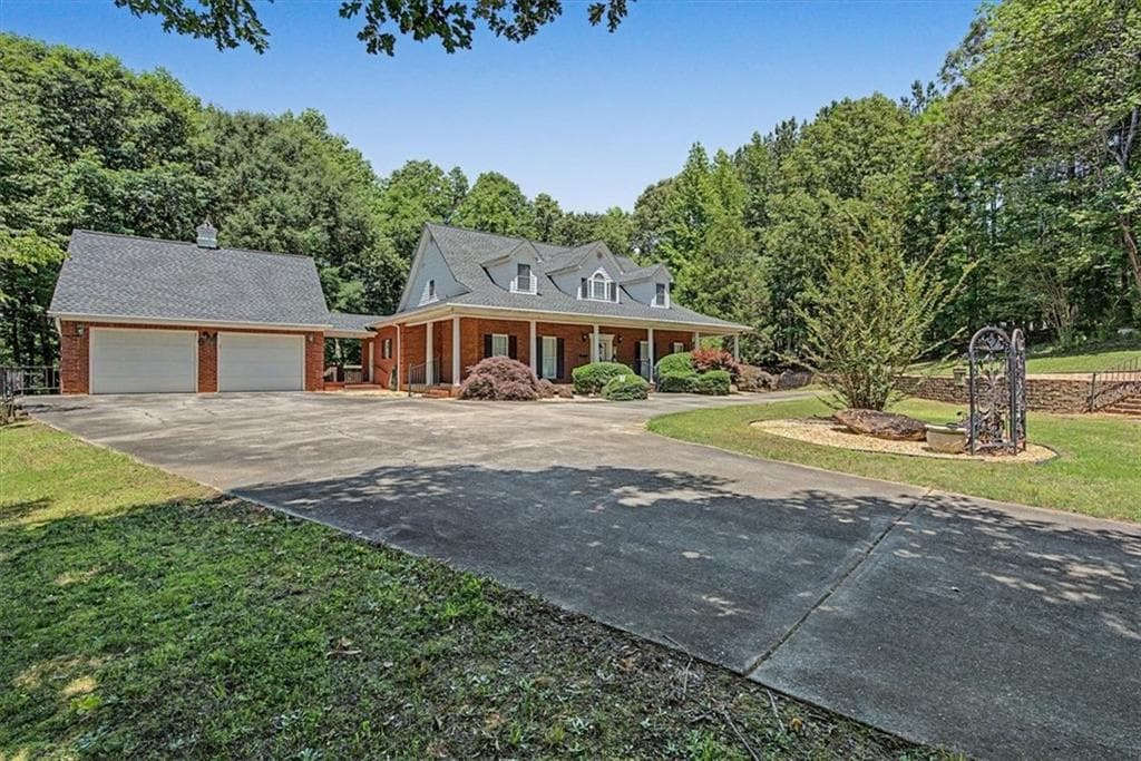 3 bedroom, 4 bathroom, 3,558 sq ft single family residence for sale at 1136 Cole Lake Road, Dallas, GA 30157 — photo 6