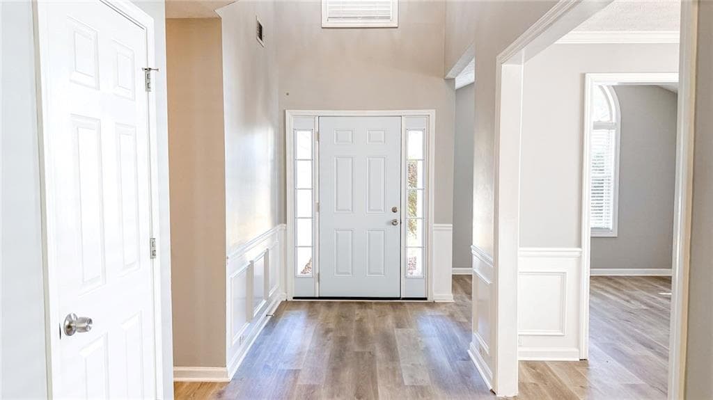 3 bedroom, 3 bathroom, 1,664 sq ft single family residence for sale at 1195 Winthrope Chase Drive, Alpharetta, GA 30009 — photo 3