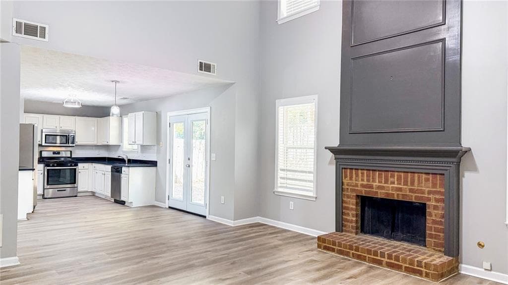 3 bedroom, 3 bathroom, 1,664 sq ft single family residence for sale at 1195 Winthrope Chase Drive, Alpharetta, GA 30009 — photo 10