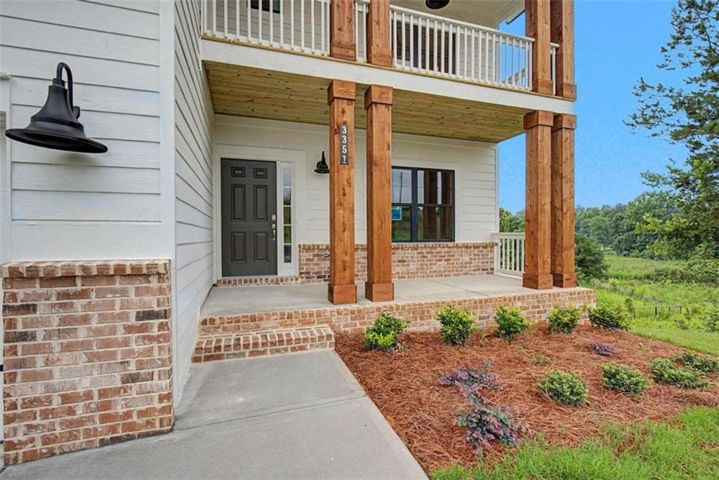 4 bedroom, 3 bathroom, 2,301 sq ft single family residence for sale at 3351 Forest Green Drive, Douglasville, GA 30135 — photo 2