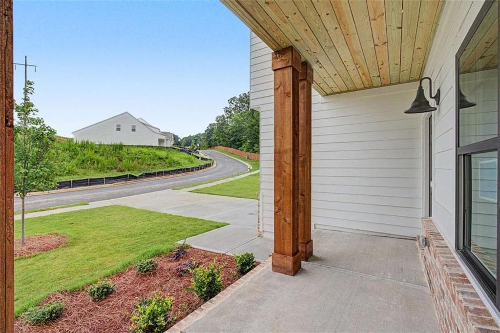 4 bedroom, 3 bathroom, 2,301 sq ft single family residence for sale at 3351 Forest Green Drive, Douglasville, GA 30135 — photo 4