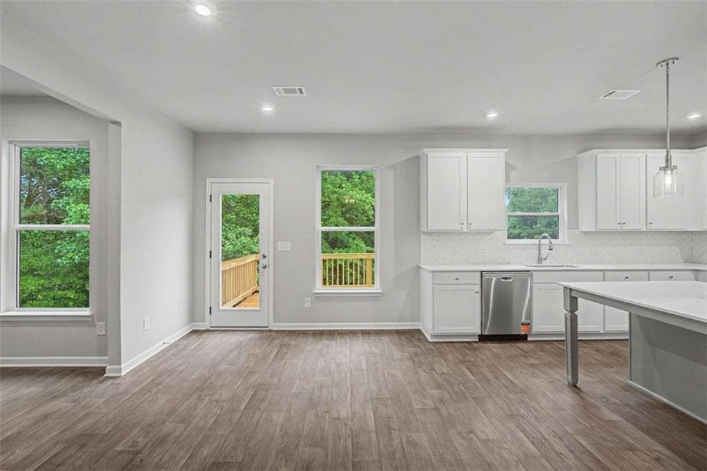 4 bedroom, 3 bathroom, 2,301 sq ft single family residence for sale at 3351 Forest Green Drive, Douglasville, GA 30135 — photo 10