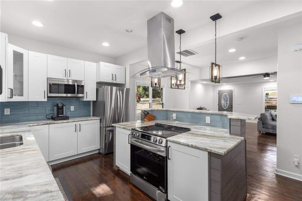 3 bedroom, 3 bathroom, 1,708 sq ft single family residence for sale at 1888 Joseph E Boone Boulevard, Atlanta, GA 30314 — photo 2