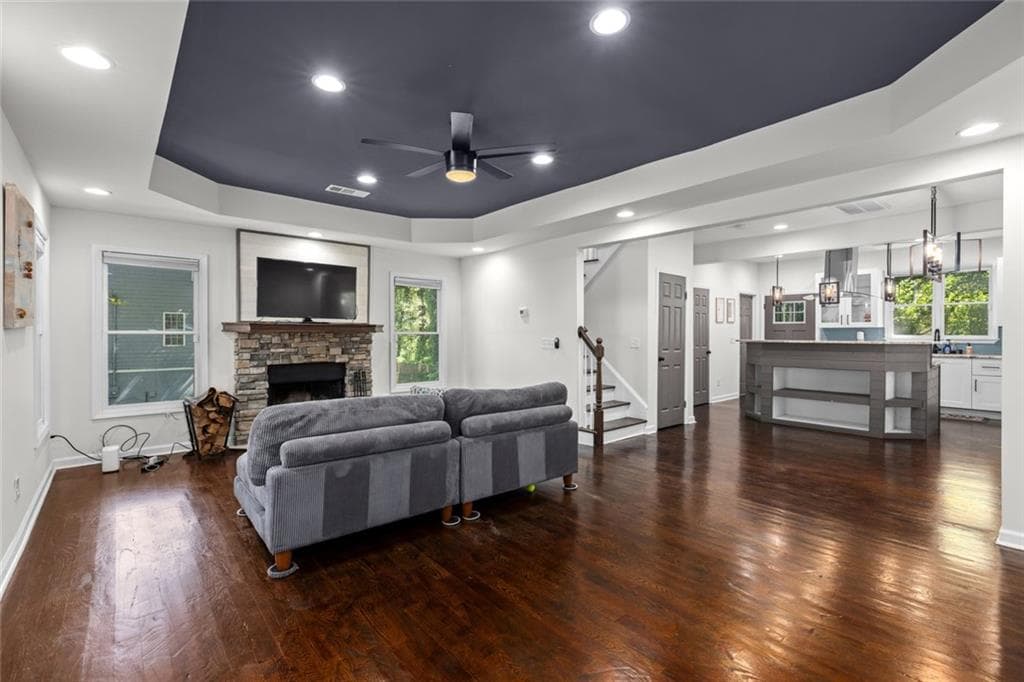 3 bedroom, 3 bathroom, 1,708 sq ft single family residence for sale at 1888 Joseph E Boone Boulevard, Atlanta, GA 30314 — photo 3