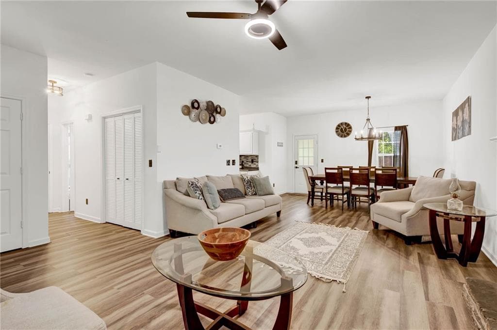 3 bedroom, 3 bathroom, 1,624 sq ft single family residence for sale at 2810 Imperial Drive, Cumming, GA 30041 — photo 6